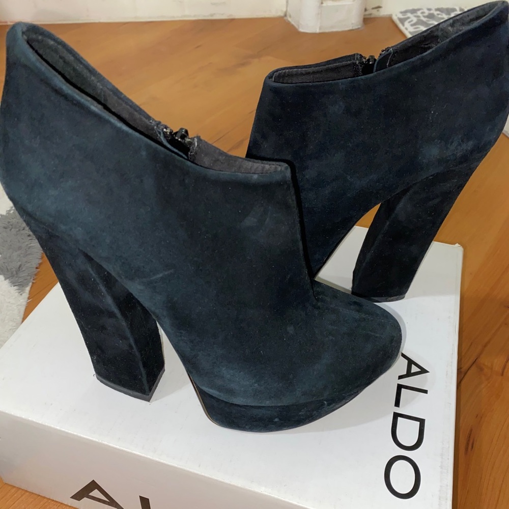 Aldo Black booties/ankle boots. Womens 7.5 (38 EU)